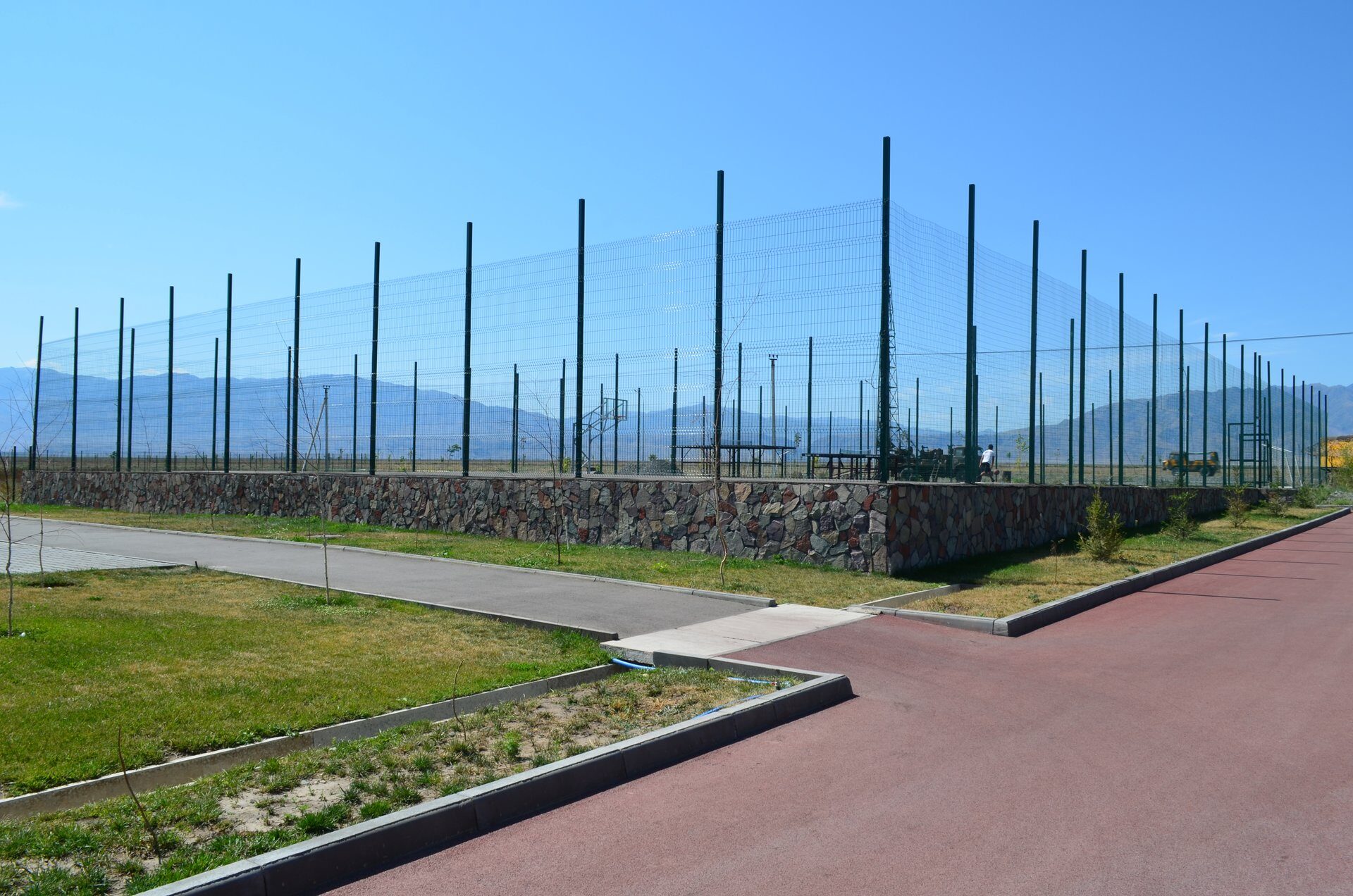 Спортивная площадка